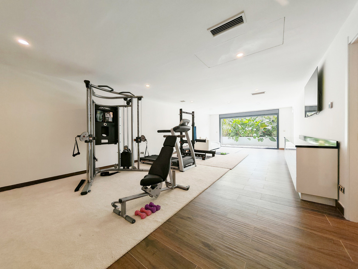 Image 35: detached villa For sale, Marbella, €2,595,000 [HFM-CL10181]