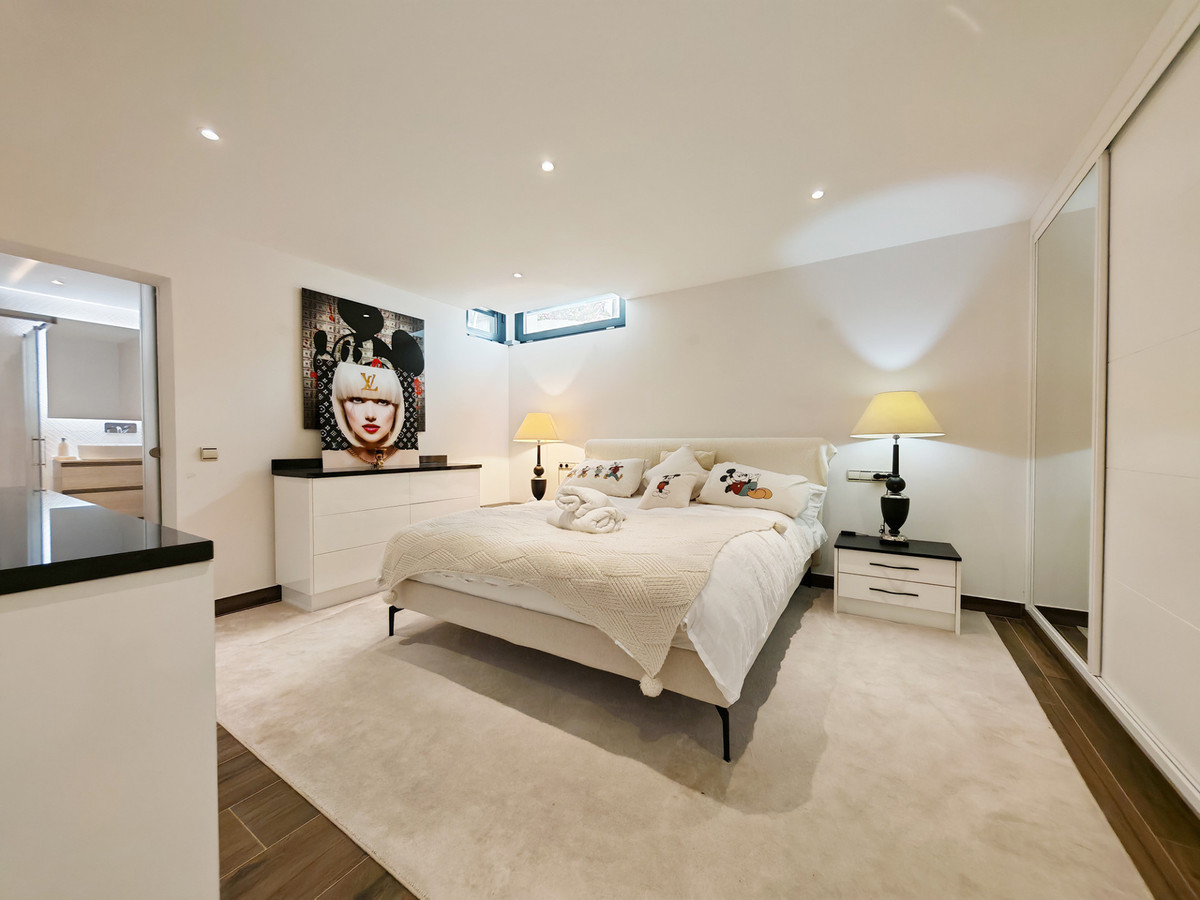 Image 35: detached villa For sale, Marbella, €2,595,000 [HFM-CL10181]