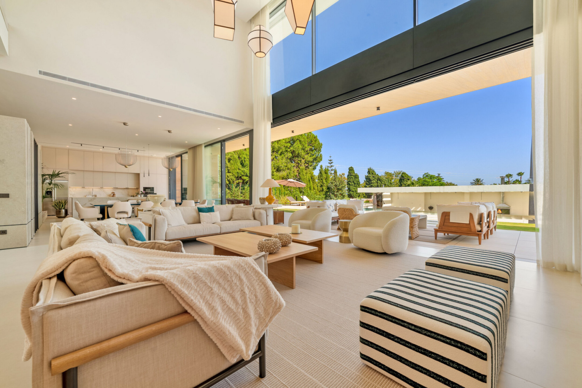 Image 38: detached villa For sale, San Pedro de Alcántara, €6,500,000 [HFM-C40149]