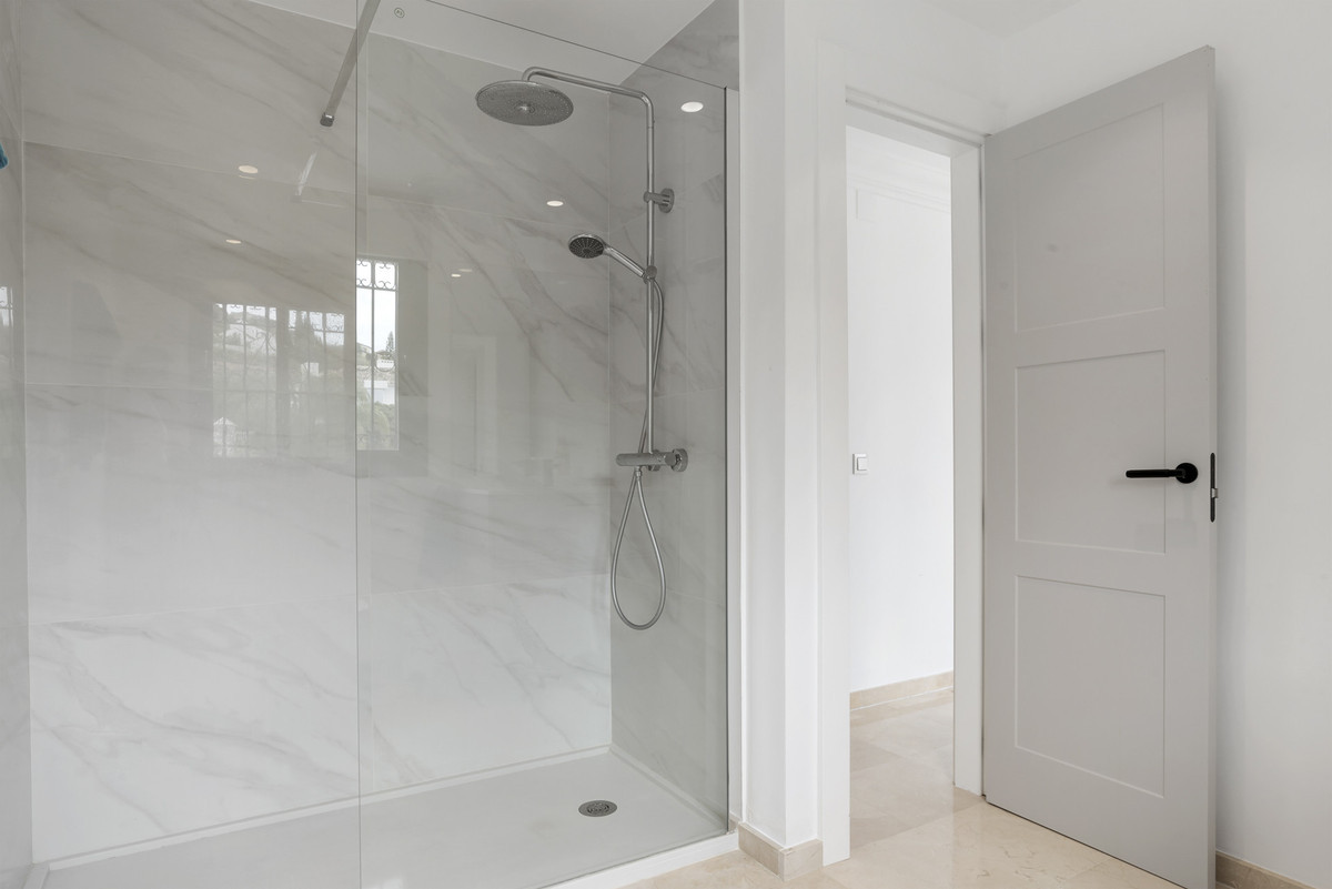 Image 50: detached villa For sale, Benahavís, €2,995,000 [HFM-CL10176]