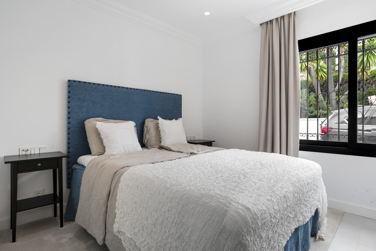 Image 50: detached villa For sale, Benahavís, €2,995,000 [HFM-CL10176]