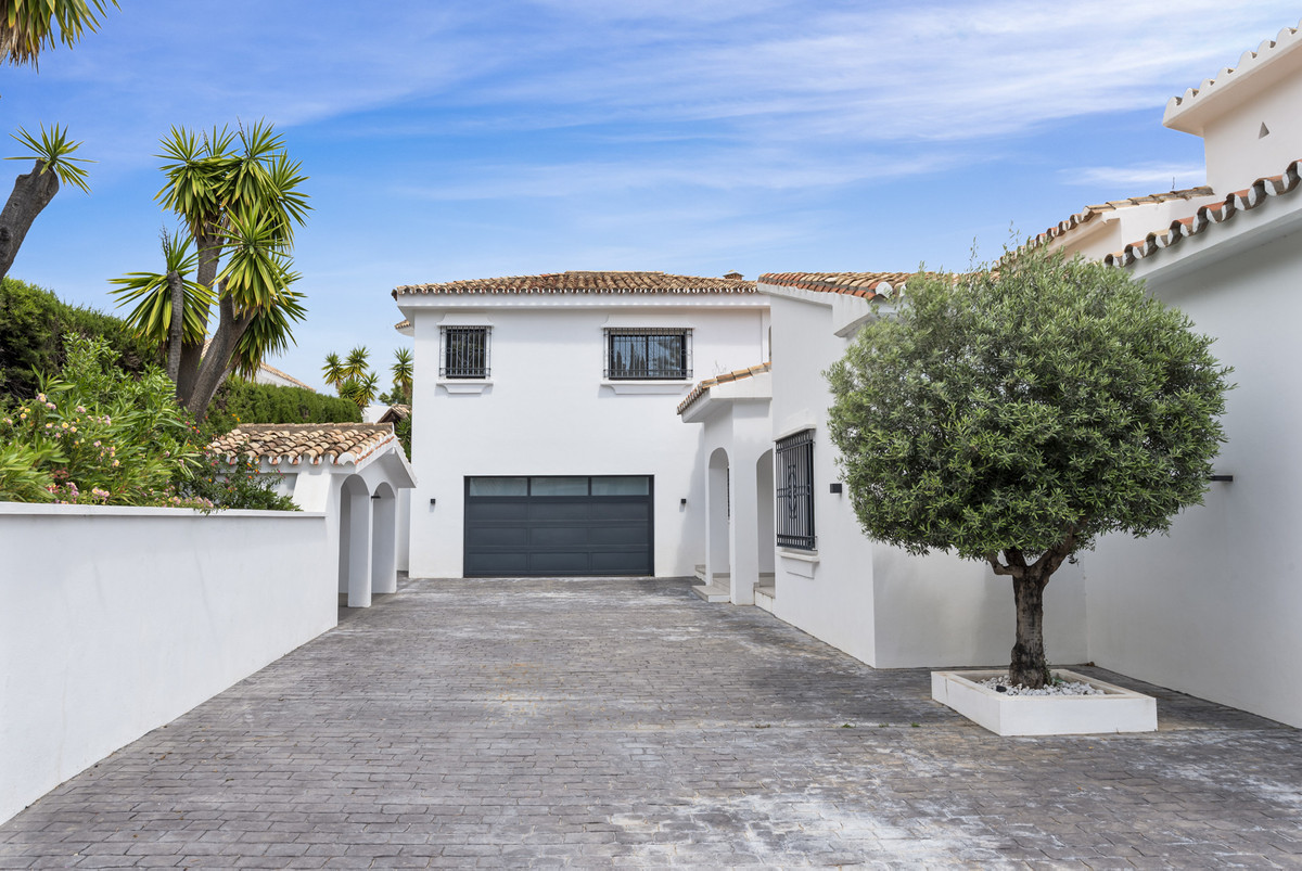 Image 50: detached villa For sale, Benahavís, €2,995,000 [HFM-CL10176]