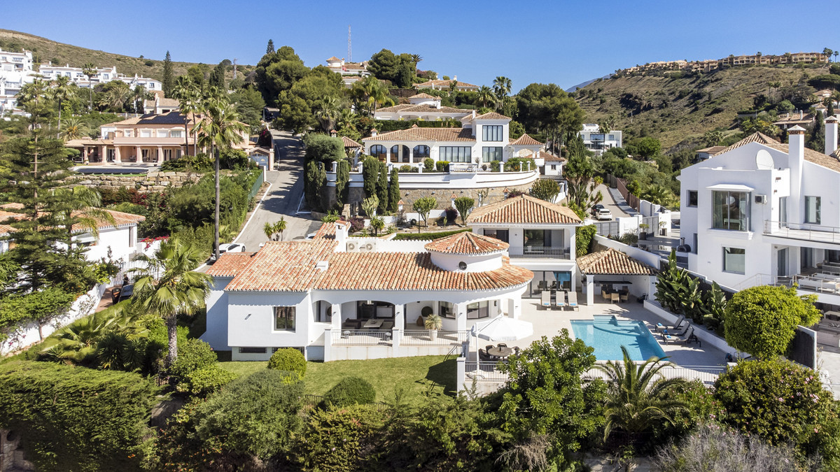 Image 50: detached villa For sale, Benahavís, €2,995,000 [HFM-CL10176]