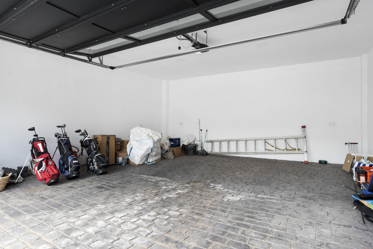 Image 50: detached villa For sale, Benahavís, €2,995,000 [HFM-CL10176]