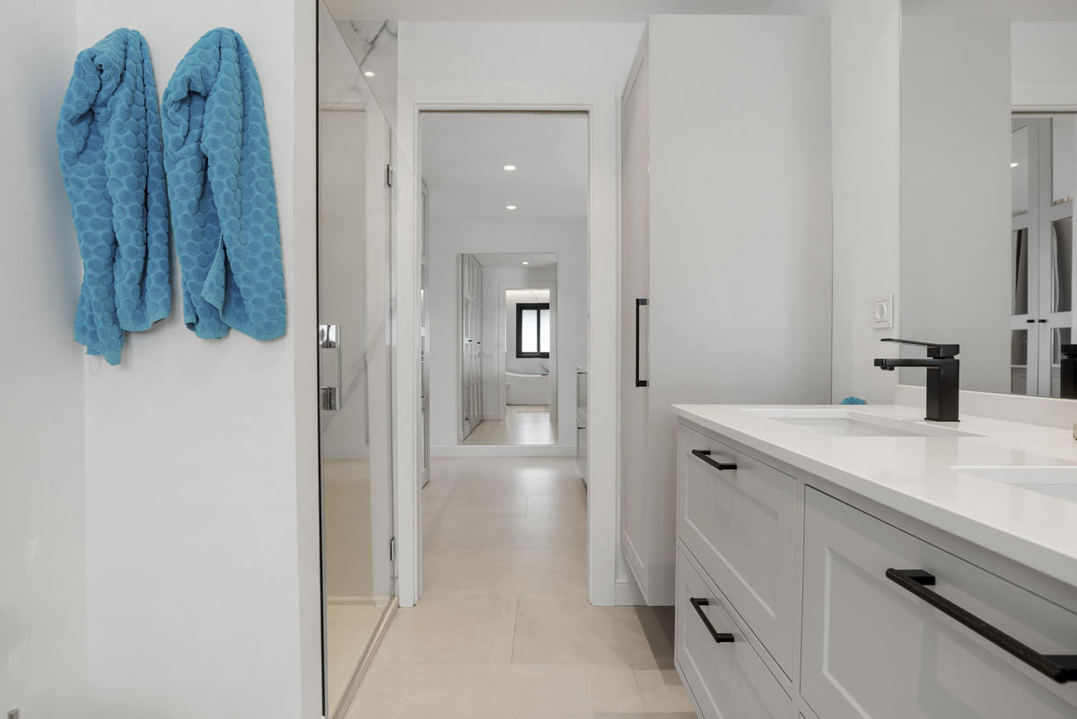 Image 50: detached villa For sale, Benahavís, €2,995,000 [HFM-CL10176]