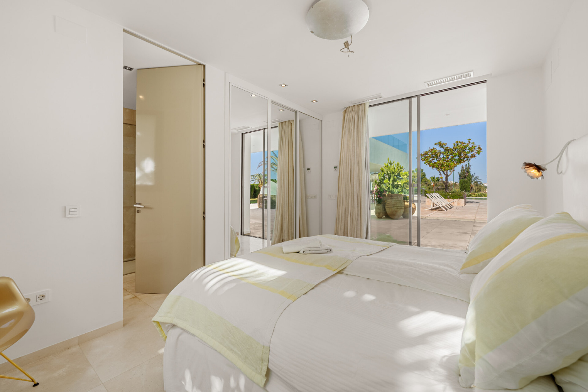 Image 46: detached villa For sale, Nueva Andalucía, €7,950,000 [HFM-C40147]