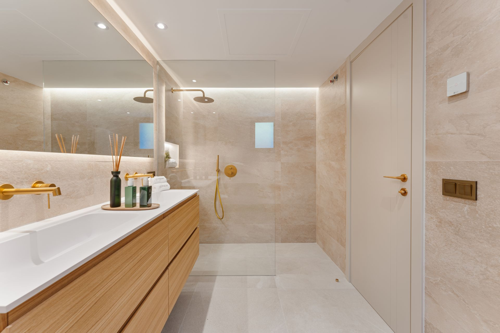 Image 43: detached villa For sale, The Golden Mile, €3,850,000 [HFM-C40158]