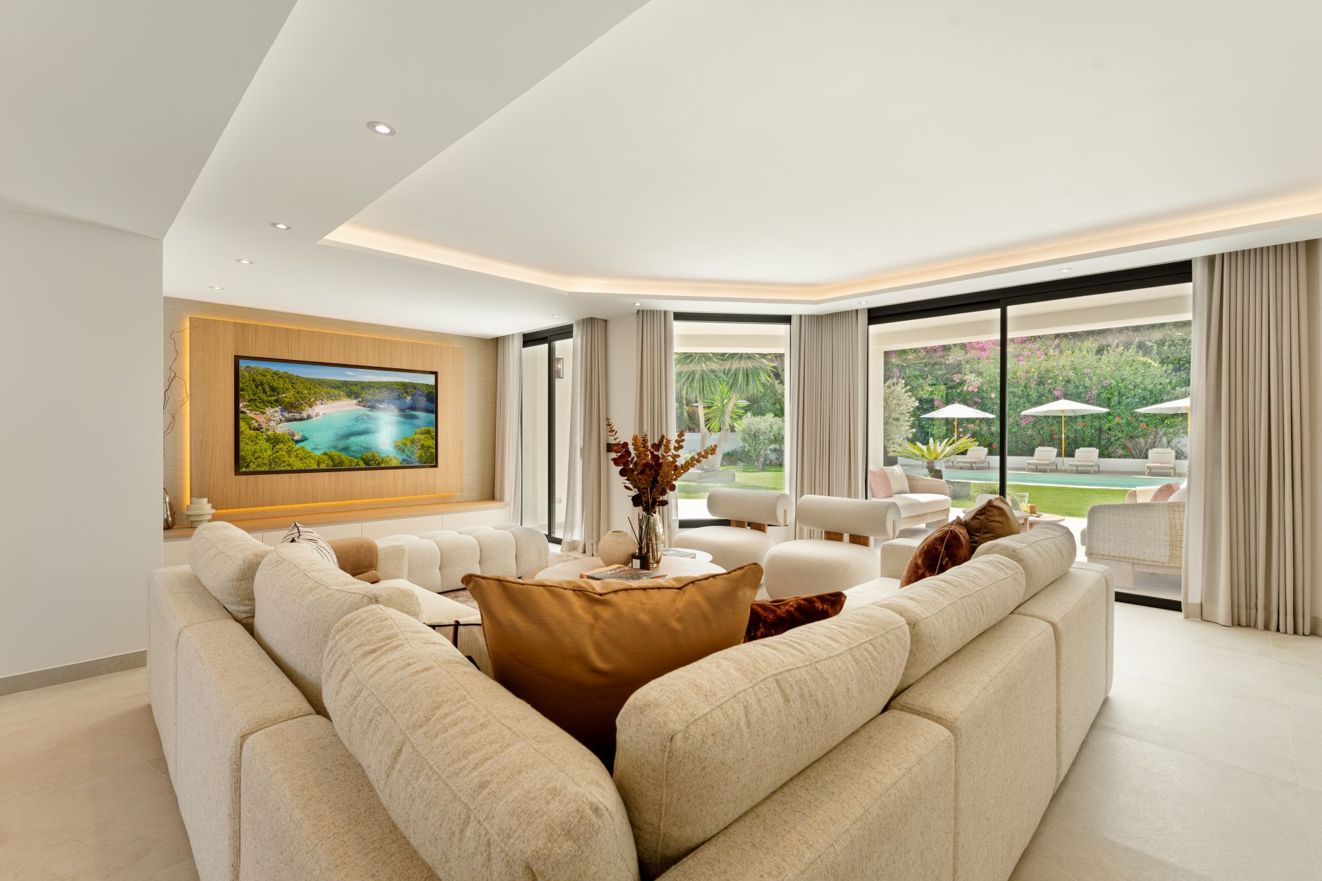 Image 43: detached villa For sale, The Golden Mile, €3,850,000 [HFM-C40158]