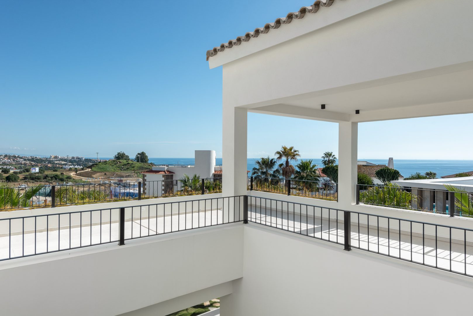 Image 38: detached villa For sale, Estepona, €2,190,000 [HFM-CL10056]
