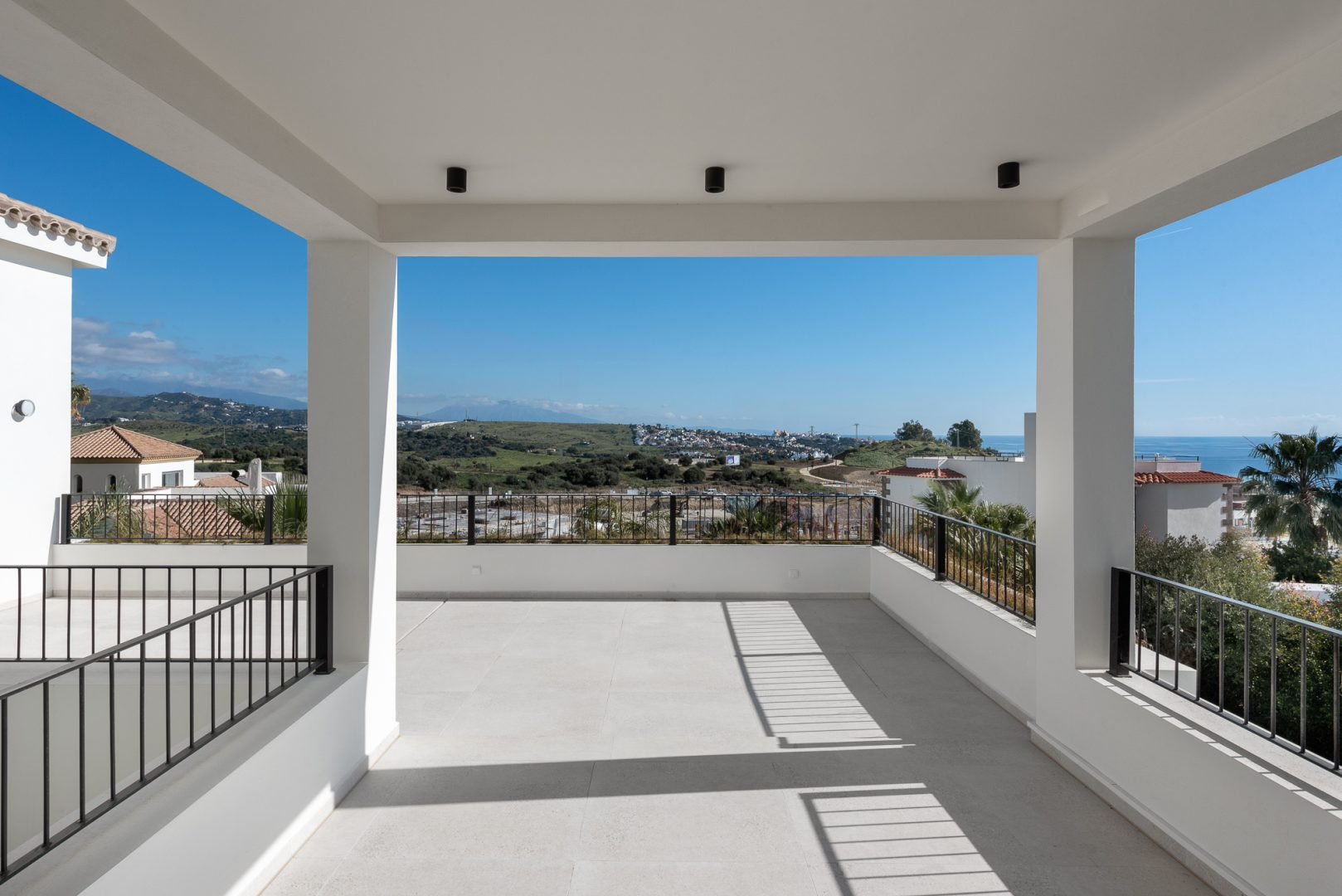 Image 38: detached villa For sale, Estepona, €2,190,000 [HFM-CL10056]