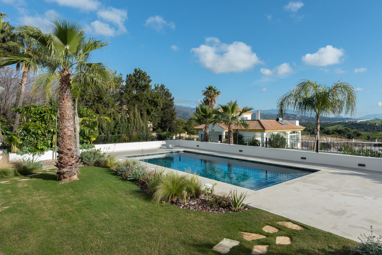 Image 38: detached villa For sale, Estepona, €2,190,000 [HFM-CL10056]