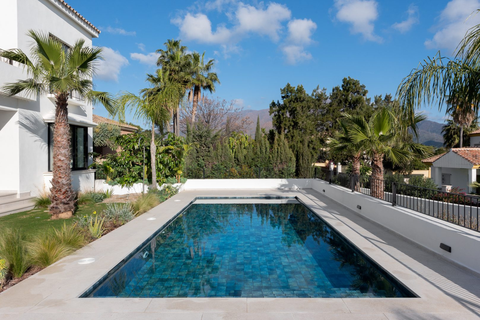 Image 38: detached villa For sale, Estepona, €2,190,000 [HFM-CL10056]
