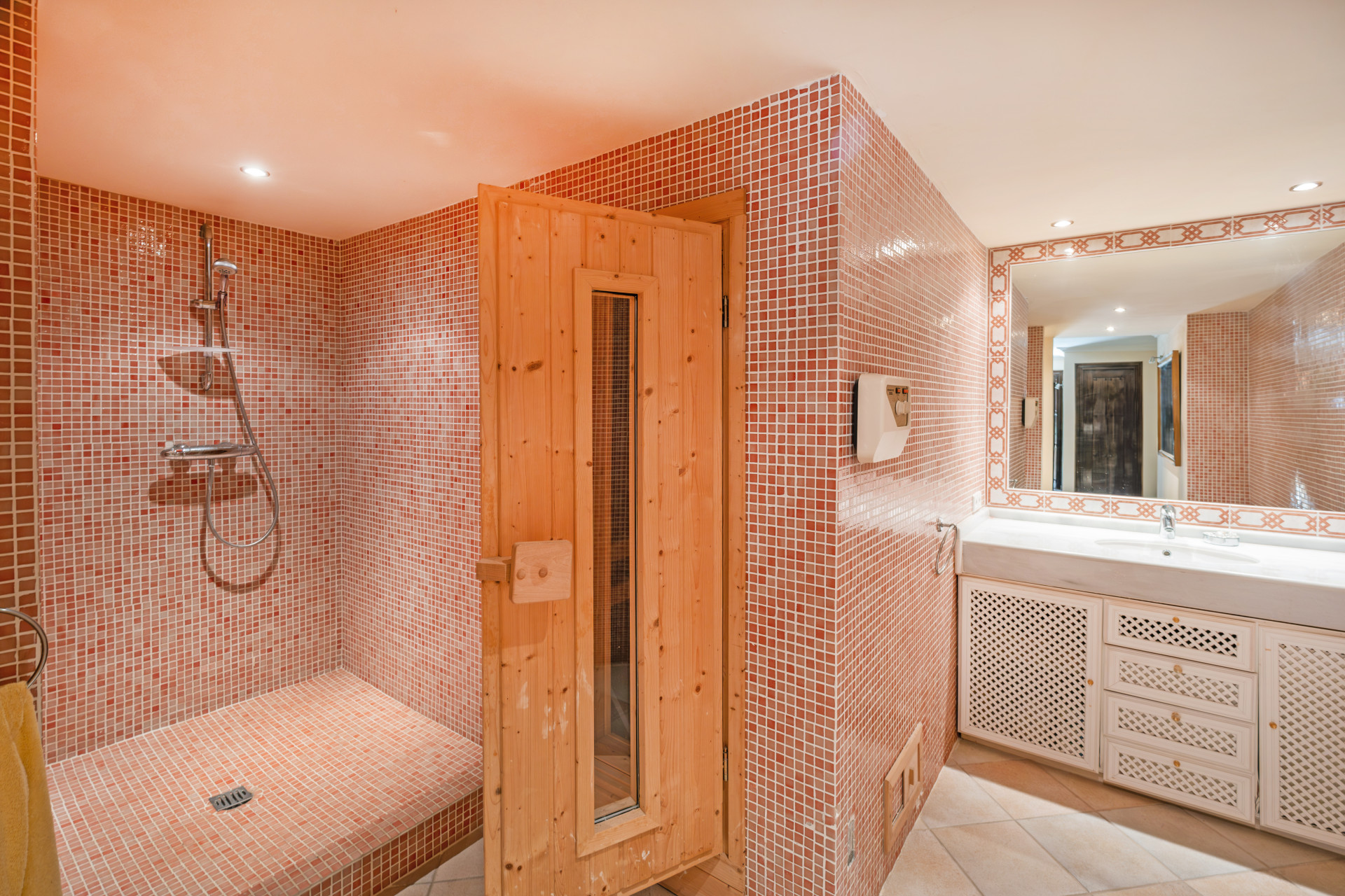 Image 31: detached villa For sale, Nueva Andalucía, €3,495,000 [HFM-CL10002]