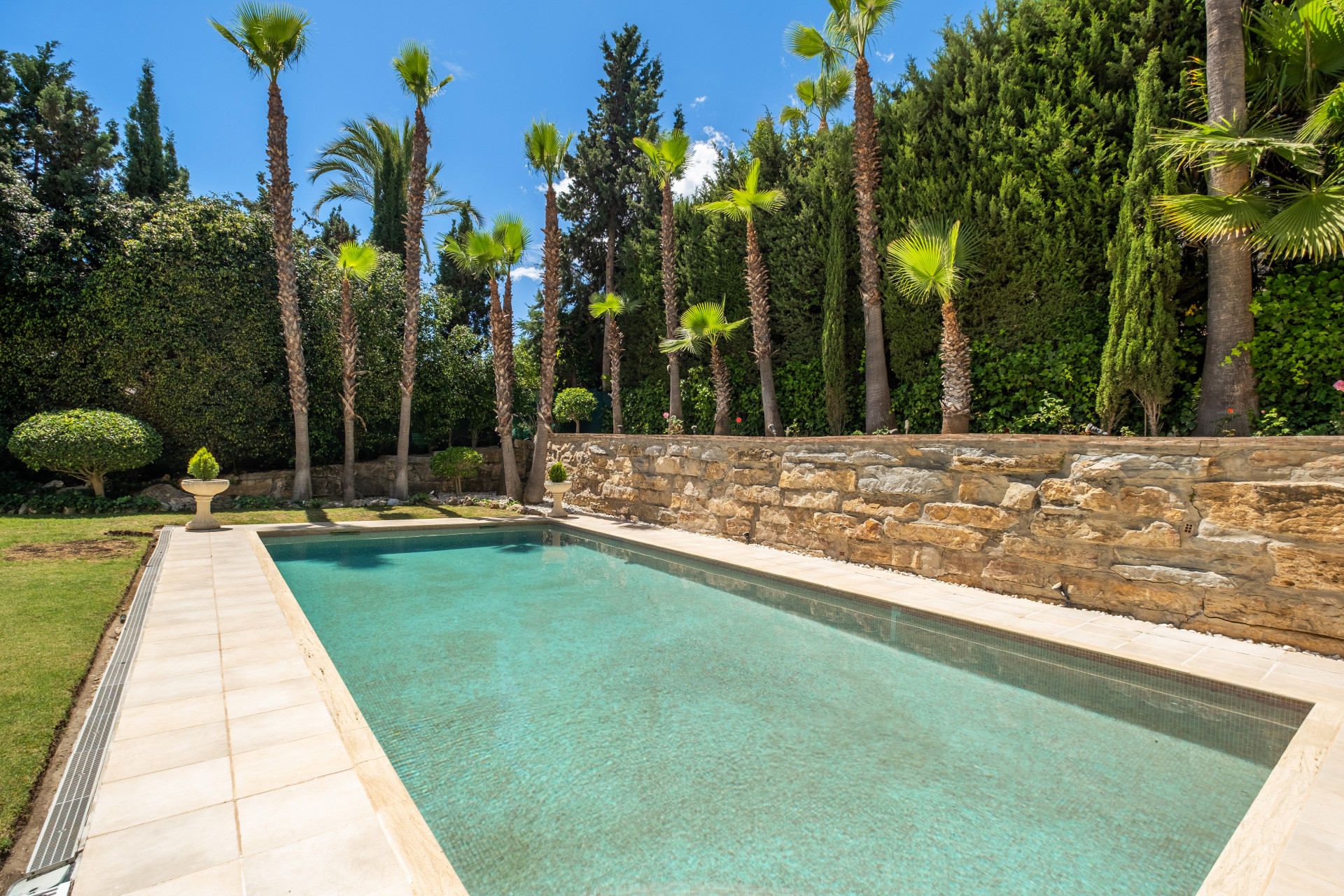 Image 31: detached villa For sale, Nueva Andalucía, €3,495,000 [HFM-CL10002]