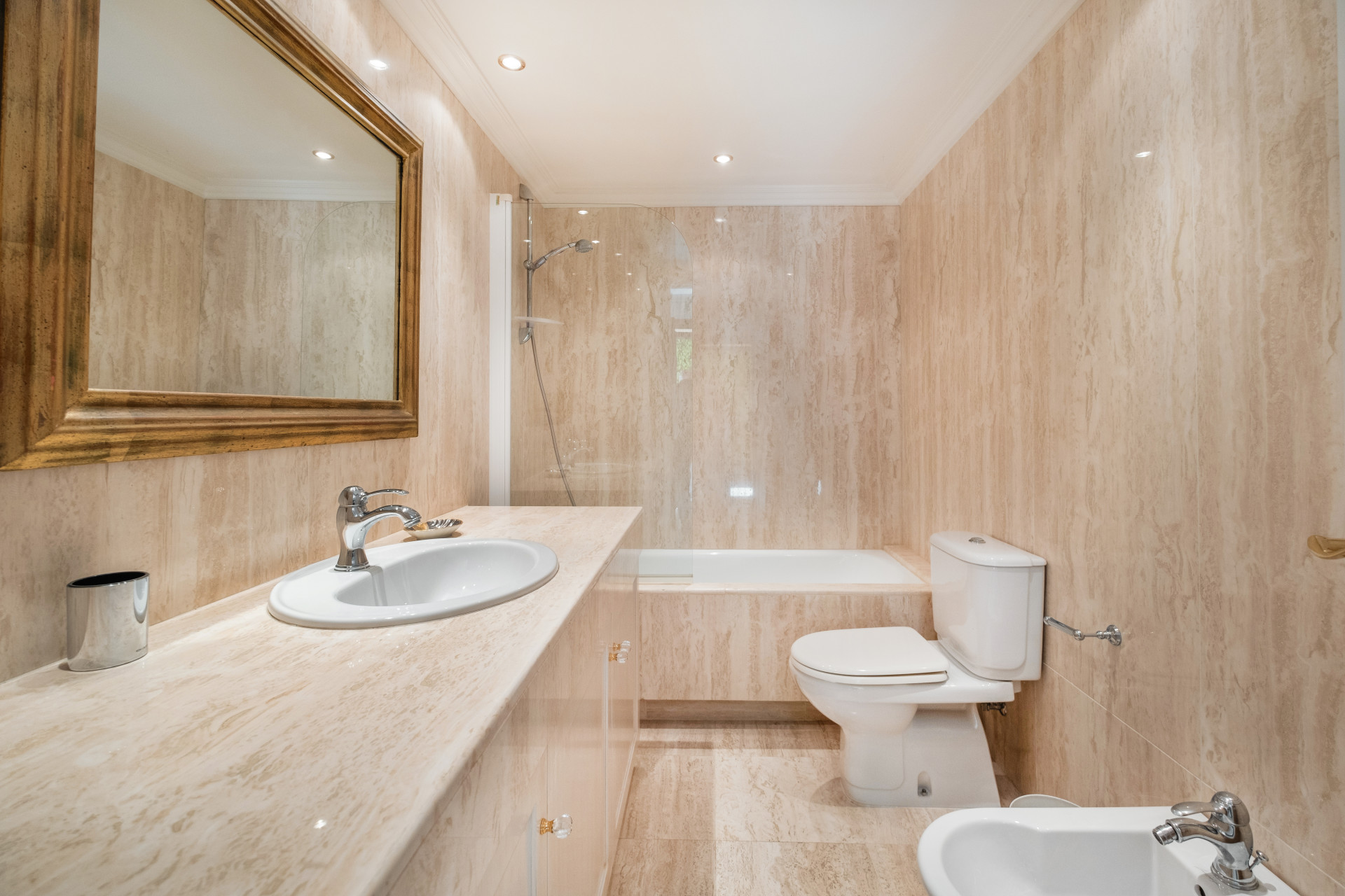 Image 31: detached villa For sale, Nueva Andalucía, €3,495,000 [HFM-CL10002]