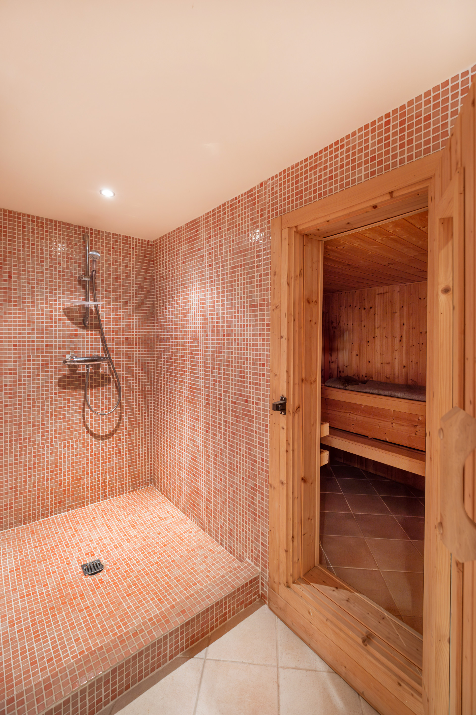 Image 31: detached villa For sale, Nueva Andalucía, €3,495,000 [HFM-CL10002]