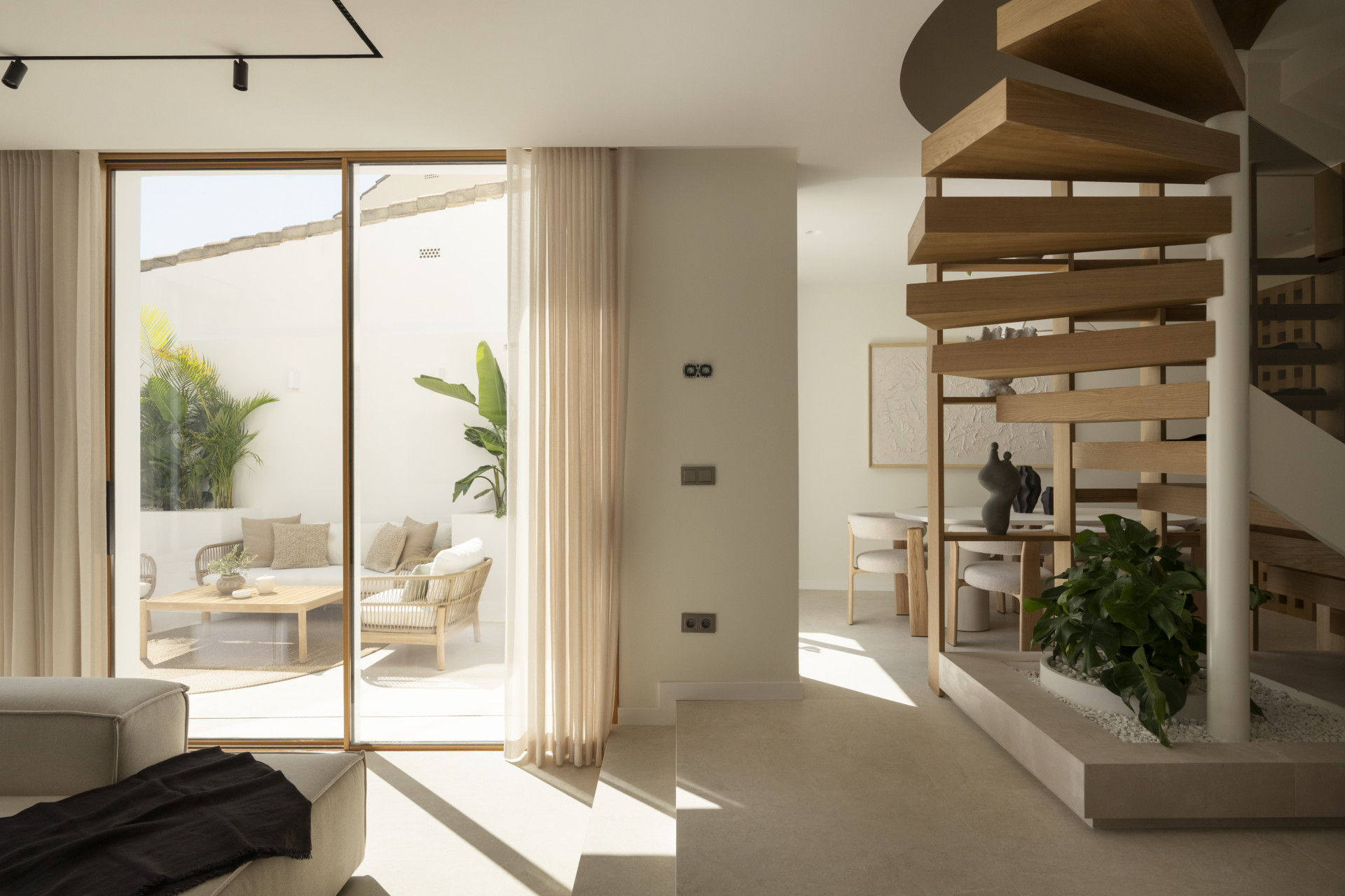 Image 22: townhouse For sale, Nueva Andalucía, €1,795,000 [HFM-C40165]