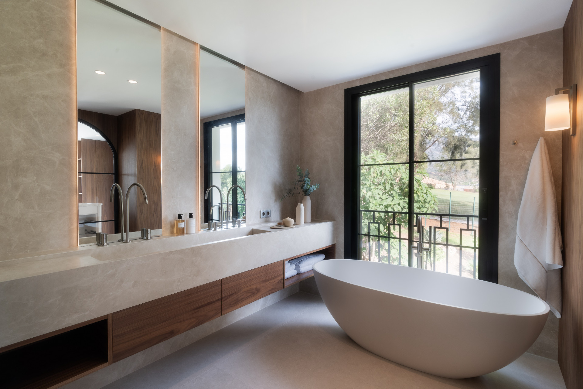 Image 32: pareada For sale, Nueva Andalucía, €2,595,000 [HFM-C40166]