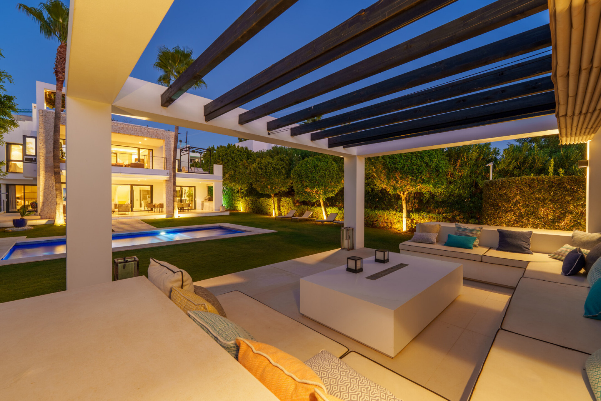 Image 35: detached villa For sale, Nueva Andalucía, €4,290,000 [HFM-C40163]