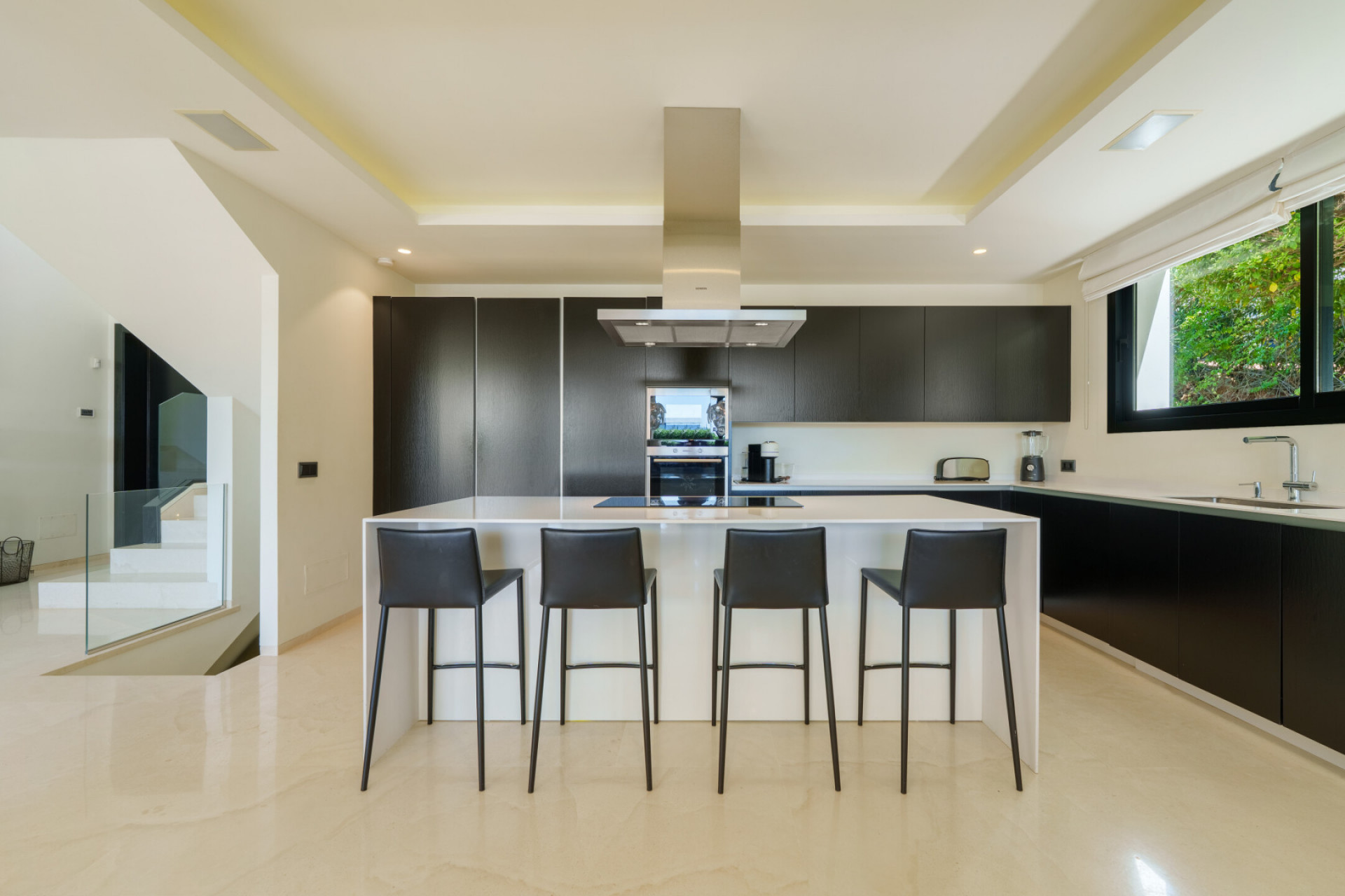 Image 35: detached villa For sale, Nueva Andalucía, €4,290,000 [HFM-C40163]