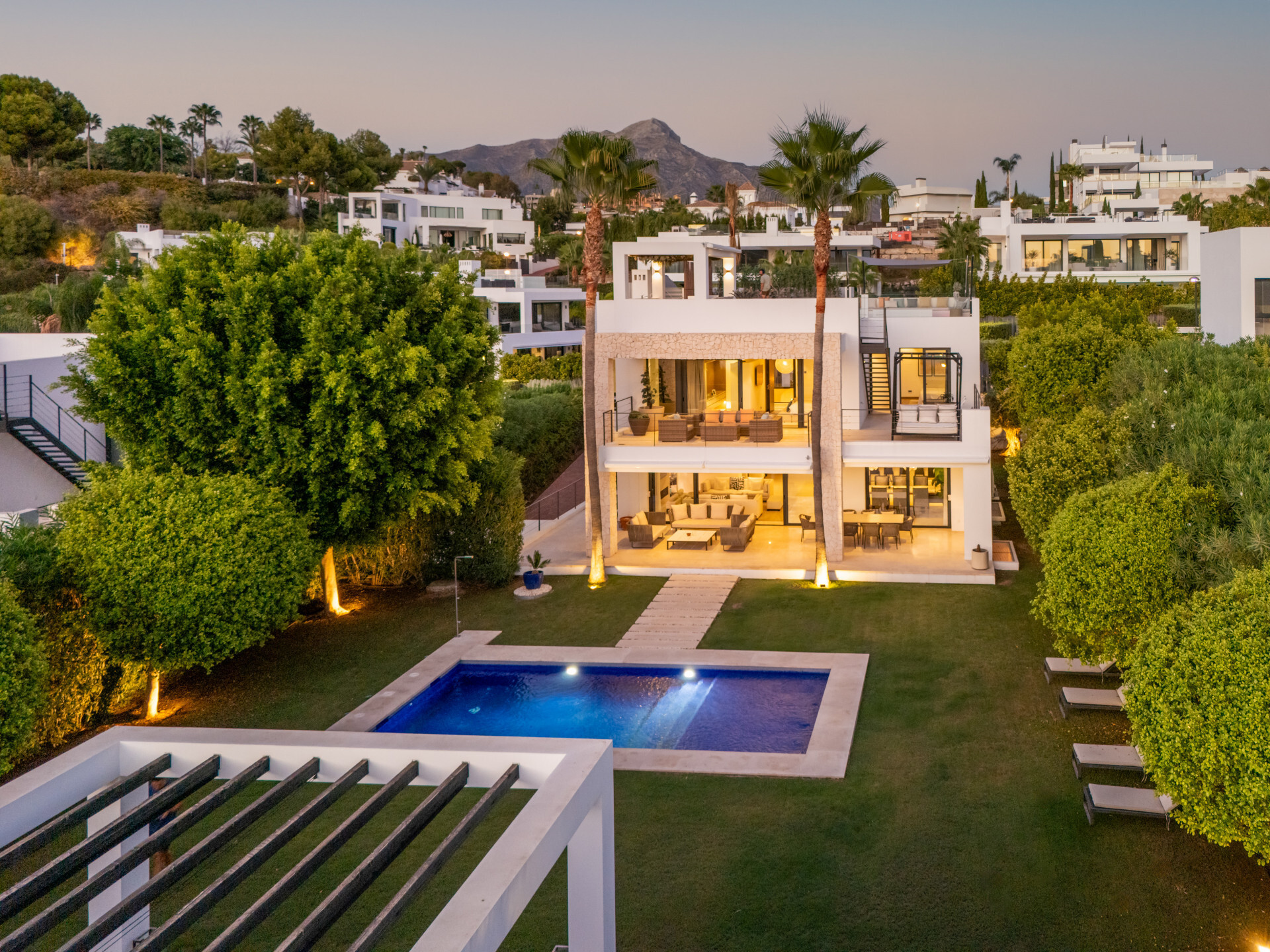 Image 35: detached villa For sale, Nueva Andalucía, €4,290,000 [HFM-C40163]