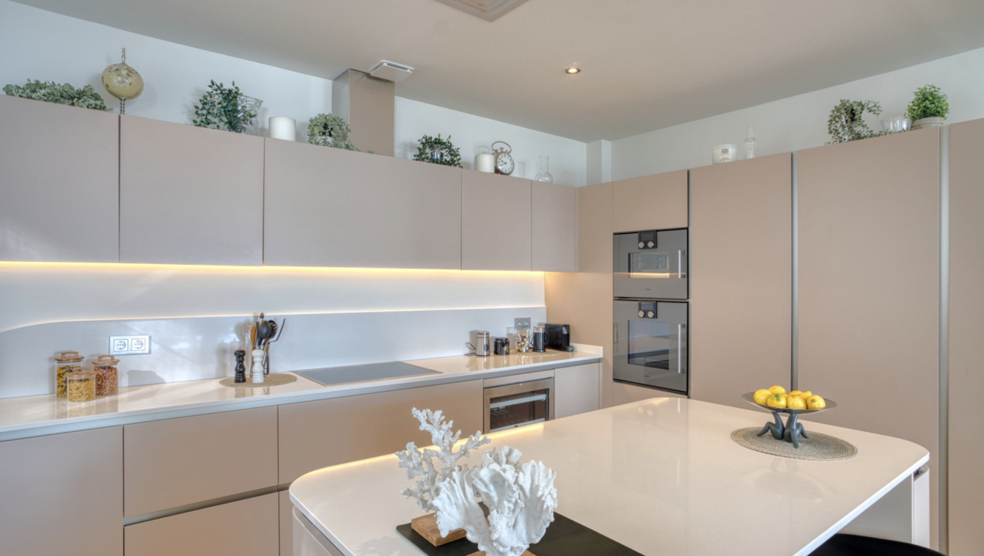 Image 20: duplex For sale, The Golden Mile, €3,950,000 [HFM-C40164]