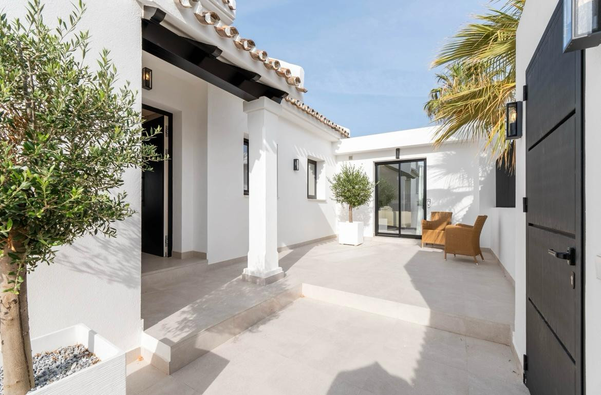 Image 57: detached villa For sale, Marbella, €3,295,000 [HFM-C40193]