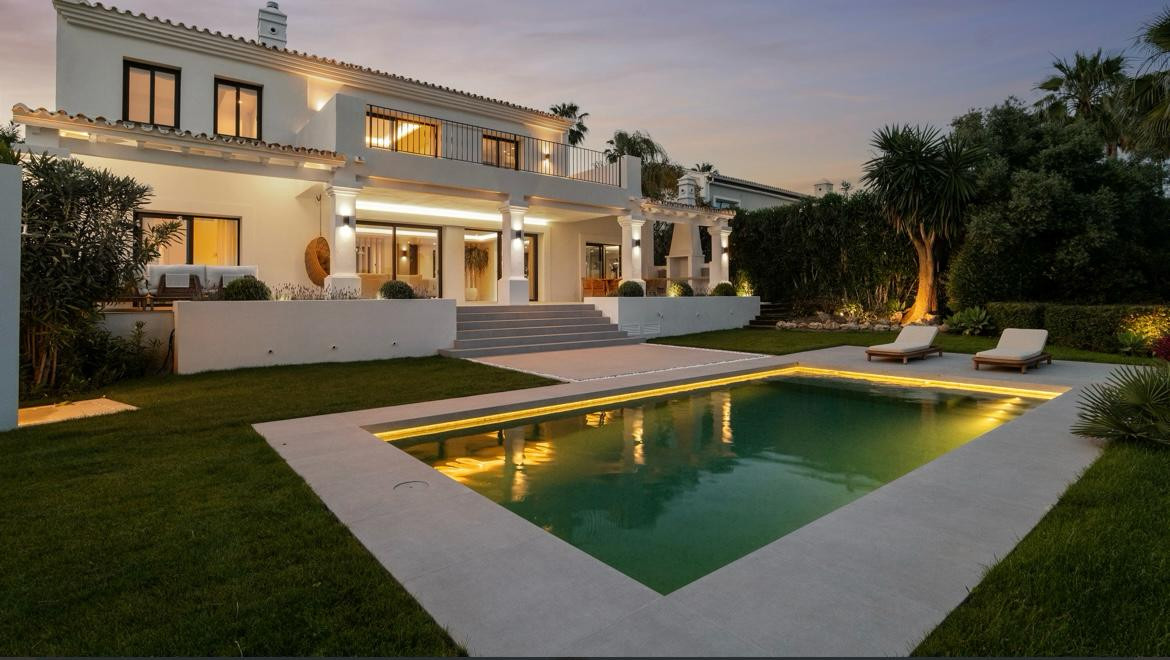 Image 30: detached villa For sale, Nueva Andalucía, €4,695,000 [HFM-C40194]