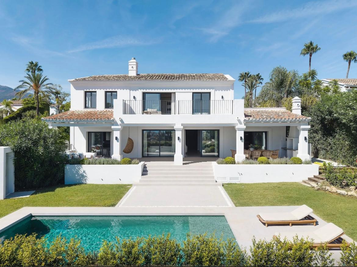 Image 30: detached villa For sale, Nueva Andalucía, €4,695,000 [HFM-C40194]