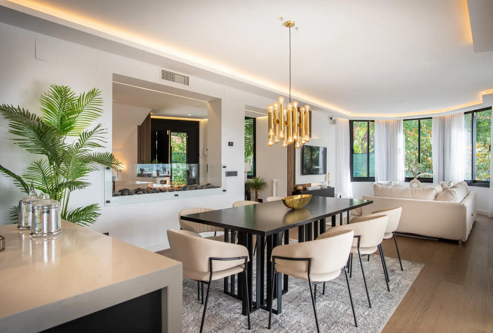 Image 38: detached villa For sale, Benahavís, €3,150,000 [HFM-C40192]