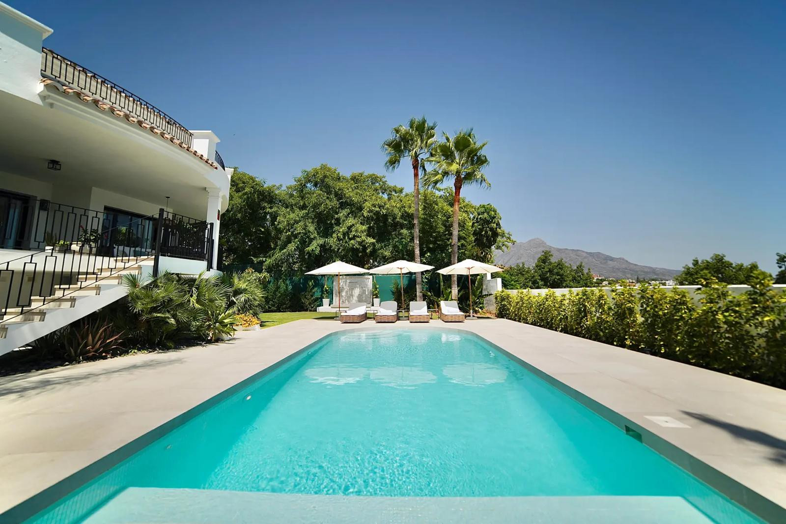 Image 38: detached villa For sale, Benahavís, €3,150,000 [HFM-C40192]