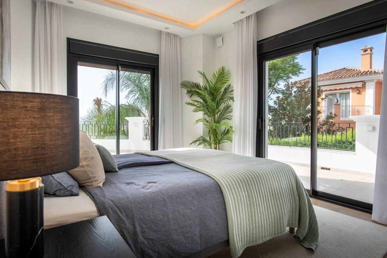 Image 38: detached villa For sale, Benahavís, €3,150,000 [HFM-C40192]