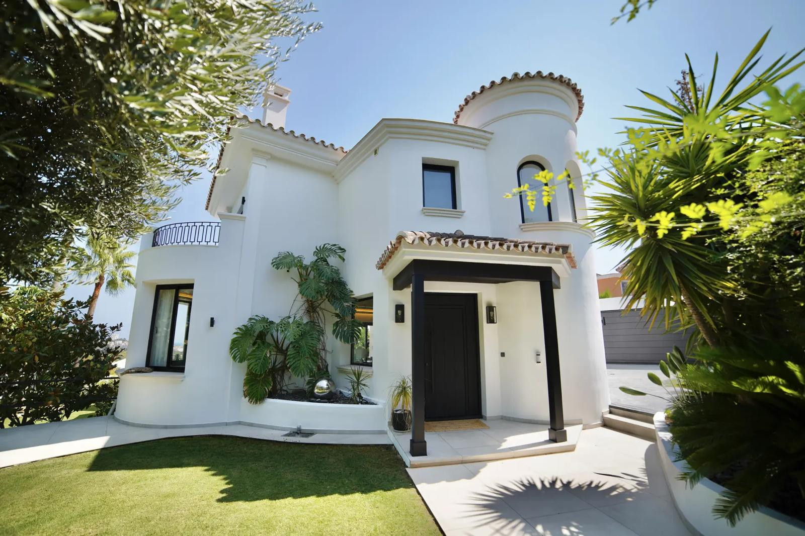 Image 38: detached villa For sale, Benahavís, €3,150,000 [HFM-C40192]