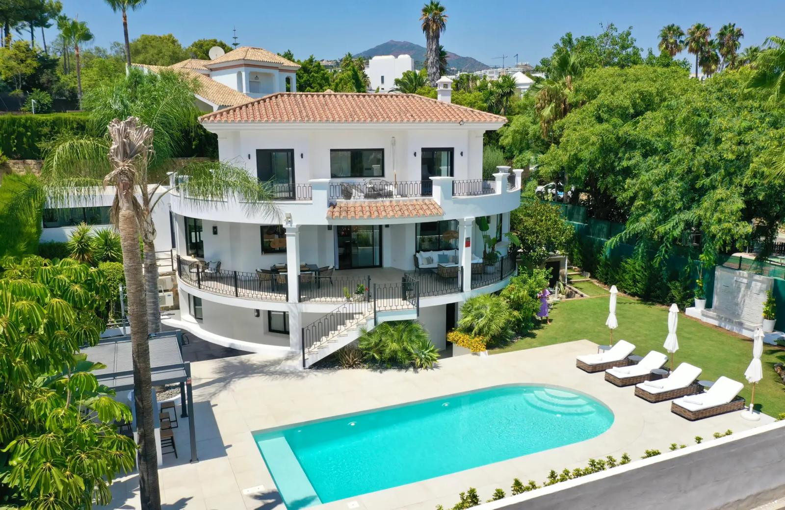 Image 38: detached villa For sale, Benahavís, €3,150,000 [HFM-C40192]