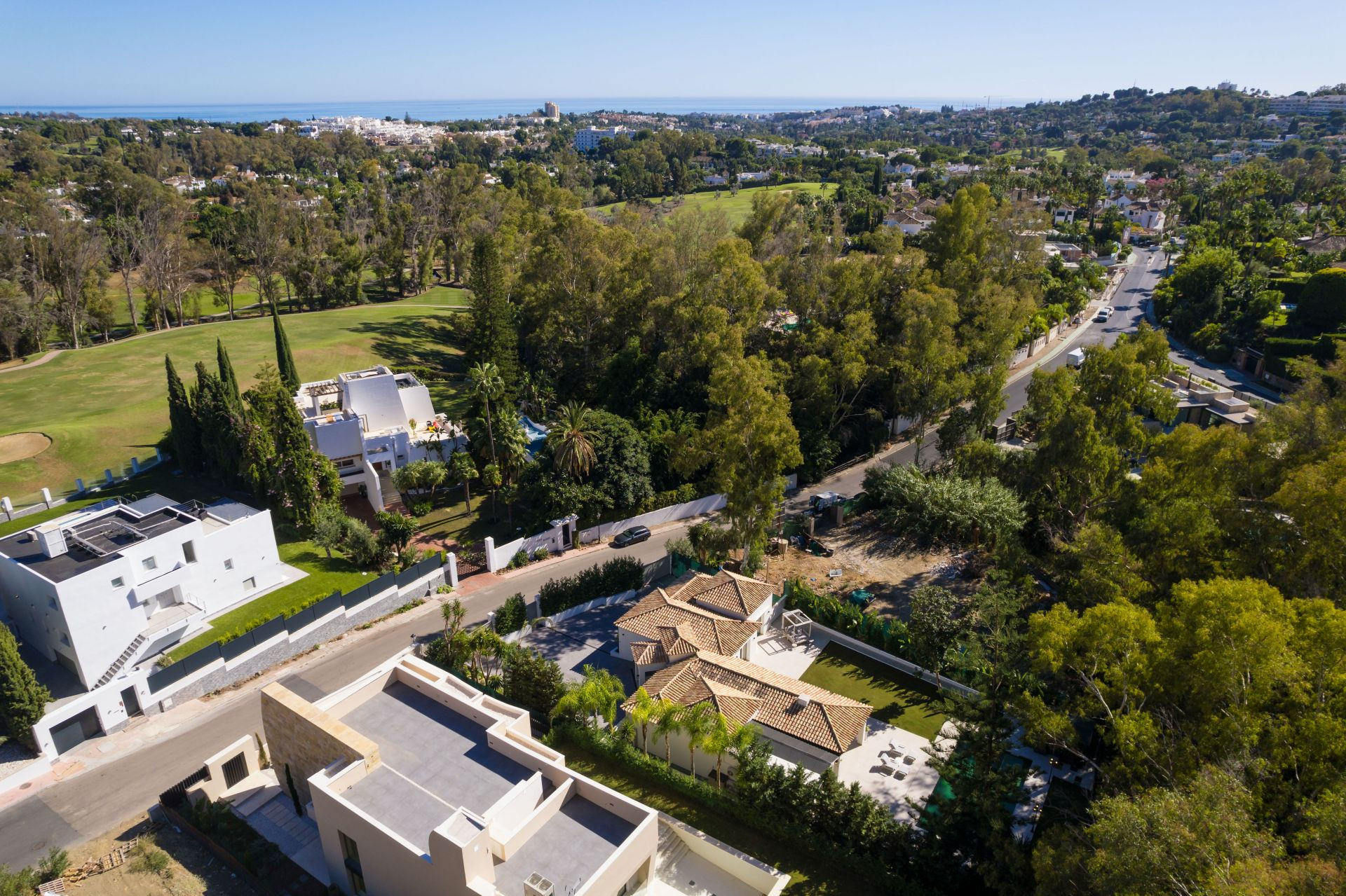 Image 38: detached villa For sale, Nueva Andalucía, €4,950,000 [HFM-C40186]