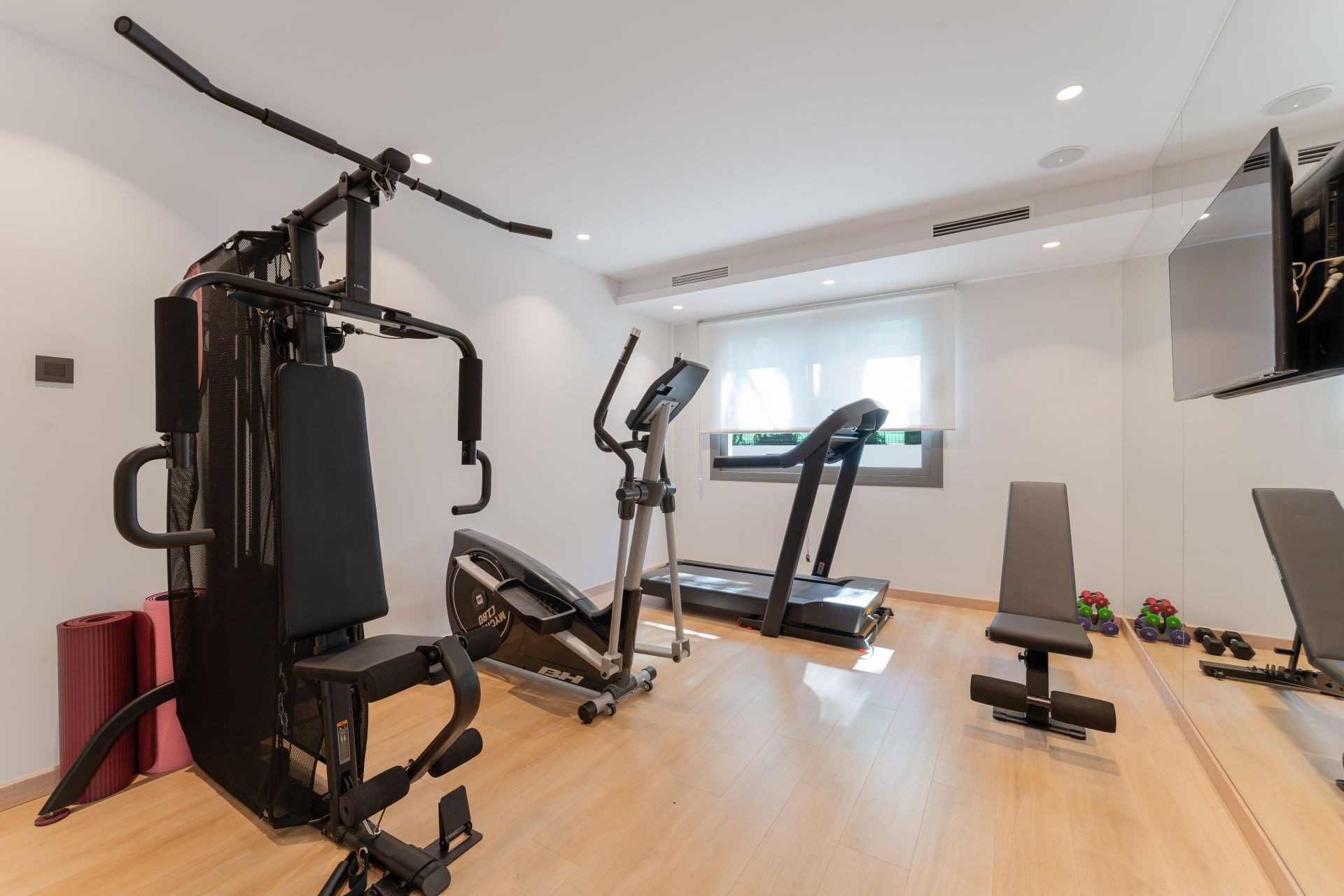 Image 38: detached villa For sale, Nueva Andalucía, €4,950,000 [HFM-C40186]