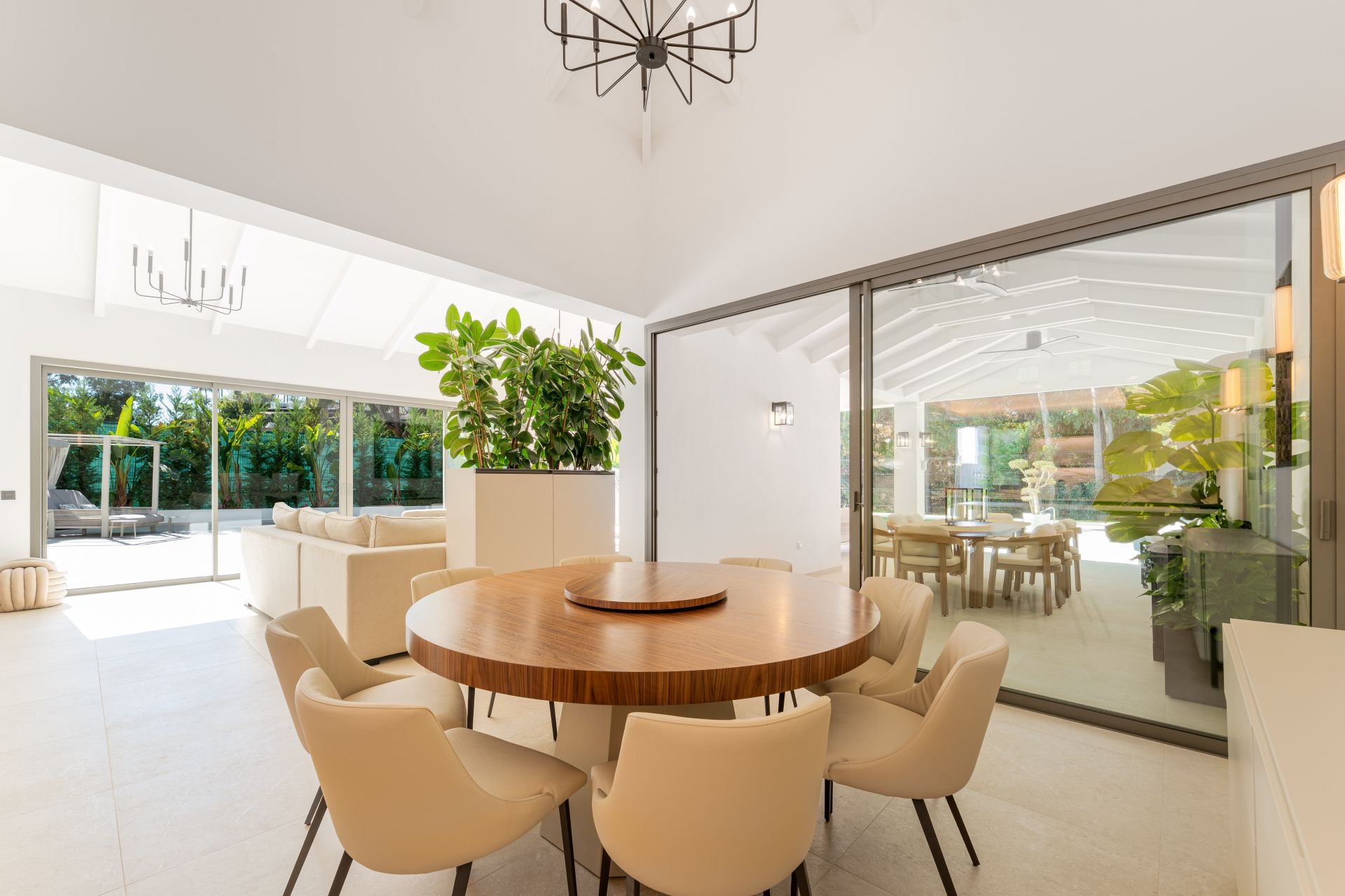 Image 38: detached villa For sale, Nueva Andalucía, €4,950,000 [HFM-C40186]