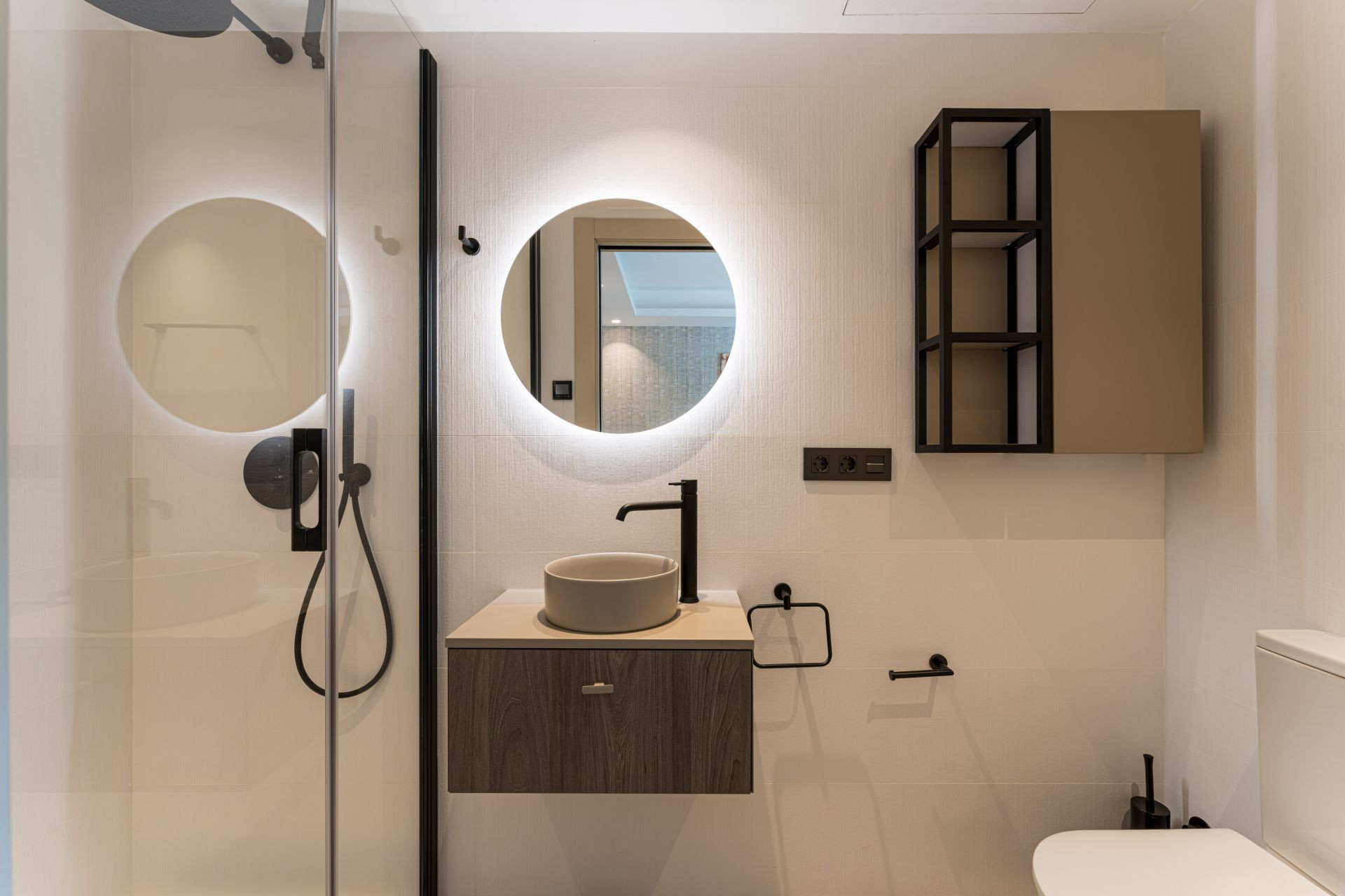 Image 38: detached villa For sale, Nueva Andalucía, €4,950,000 [HFM-C40186]