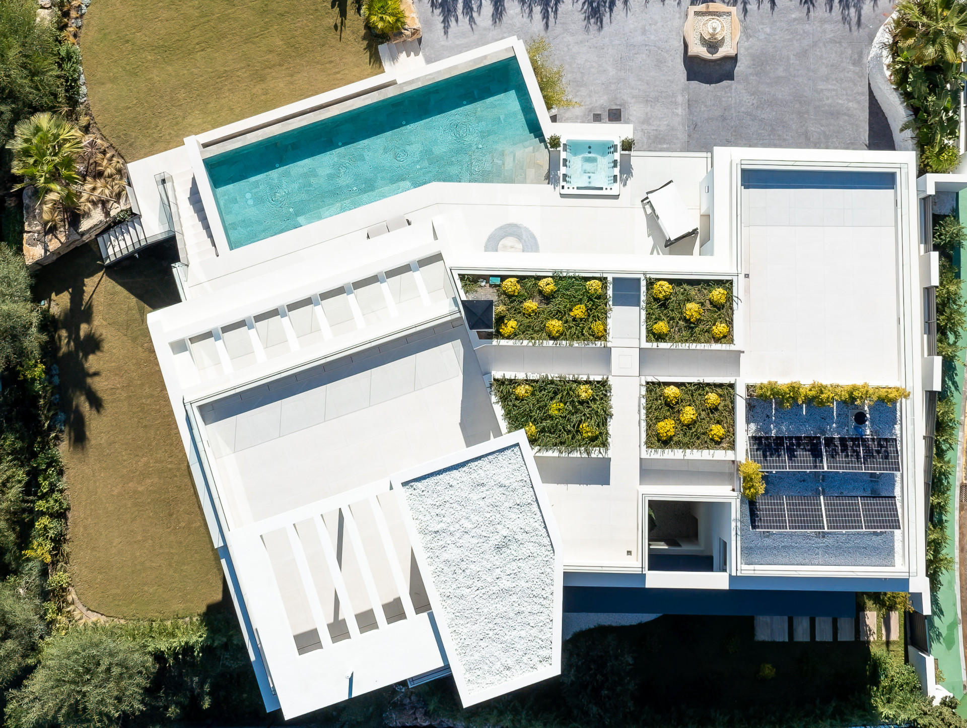 Image 47: detached villa For sale, Benahavís, €4,695,000 [HFM-C40188]