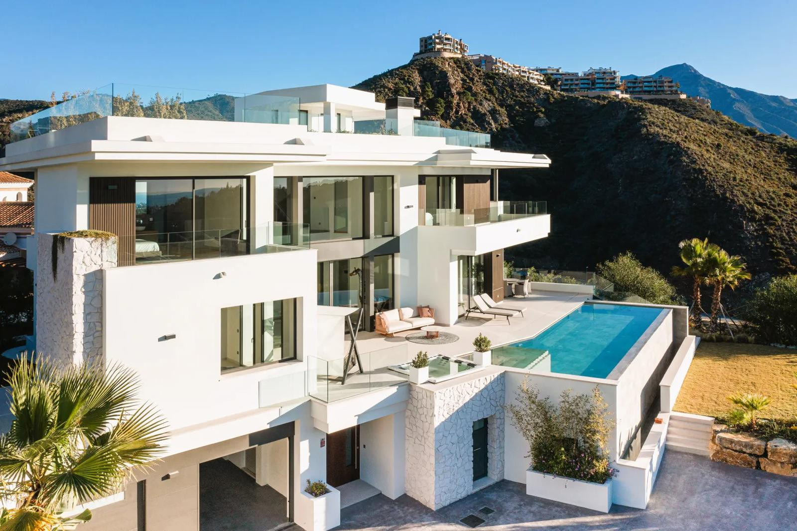 Image 47: detached villa For sale, Benahavís, €4,695,000 [HFM-C40188]