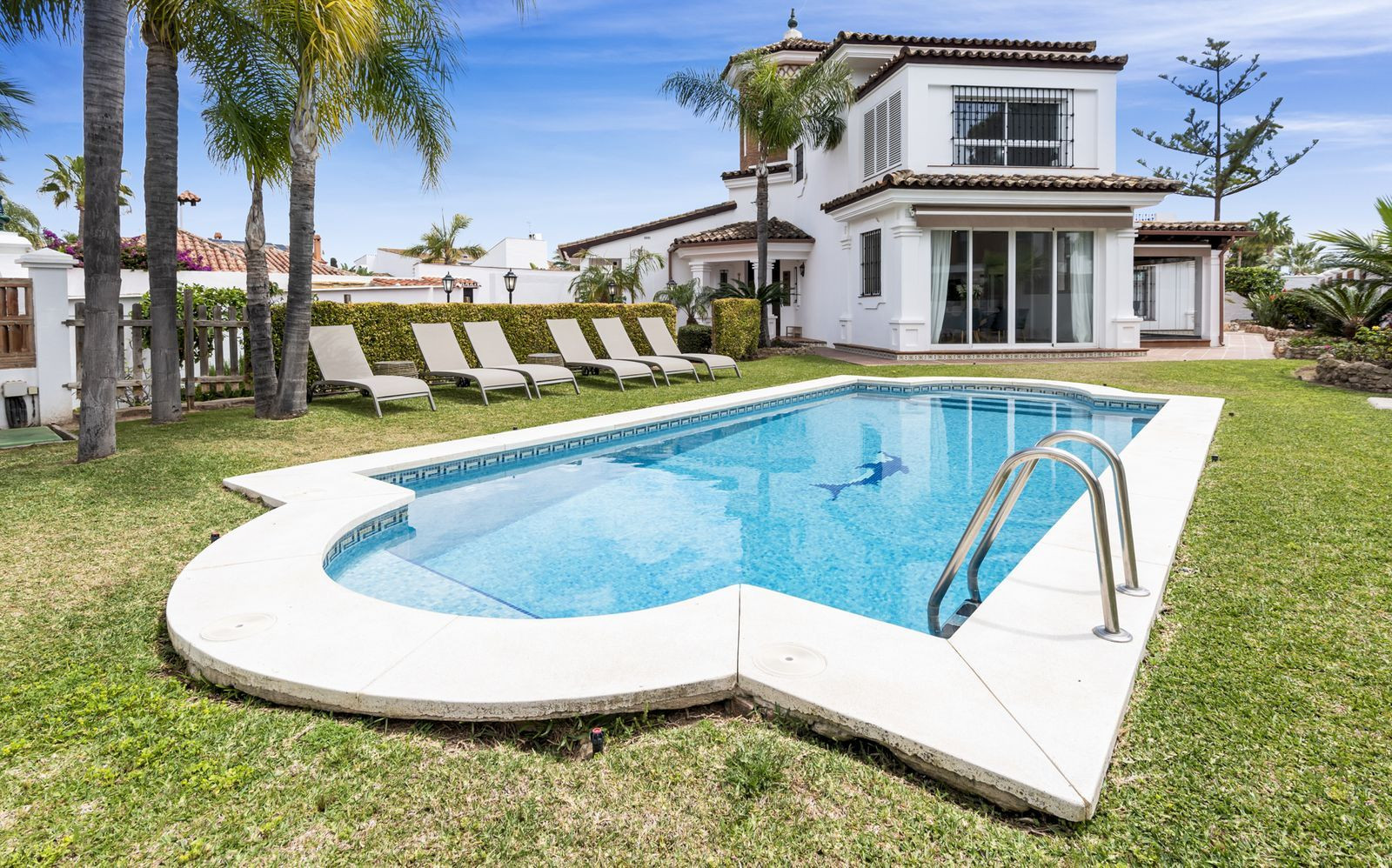 Image 44: detached villa For sale, Marbella, €2,350,000 [HFM-CL10192]