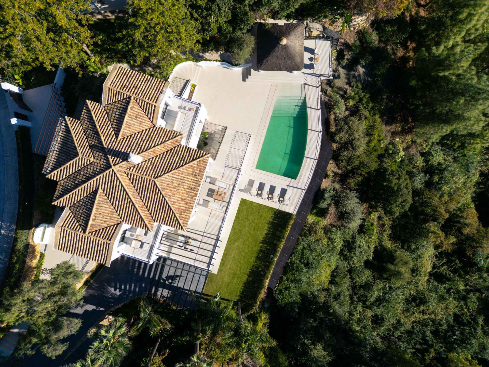 Image 49: detached villa For sale, Benahavís, €5,750,000 [HFM-C40232]