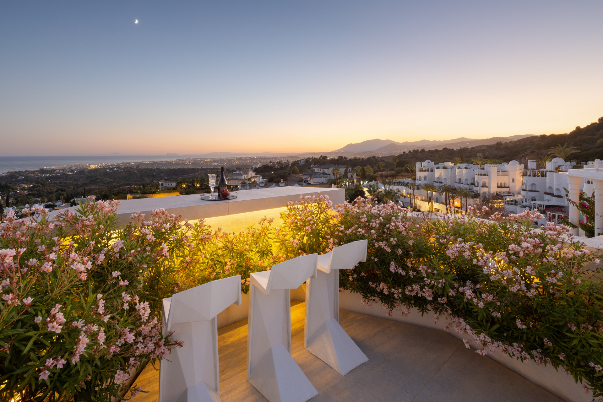 Image {index}: Penthouse Duplex For sale, The Golden Mile, €2,995,000 [HFM-C40231]