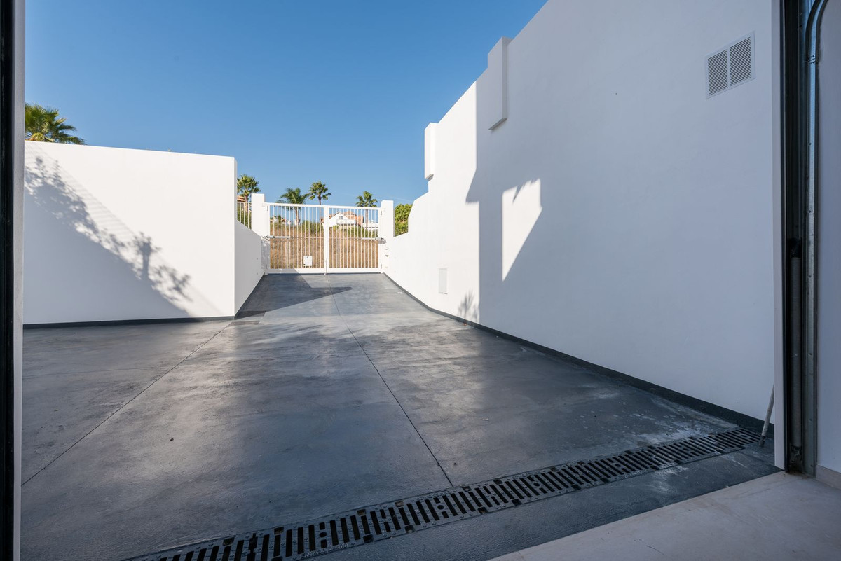 Image 40: detached villa For sale, Casares, €1,499,000 [HFM-CL10193]