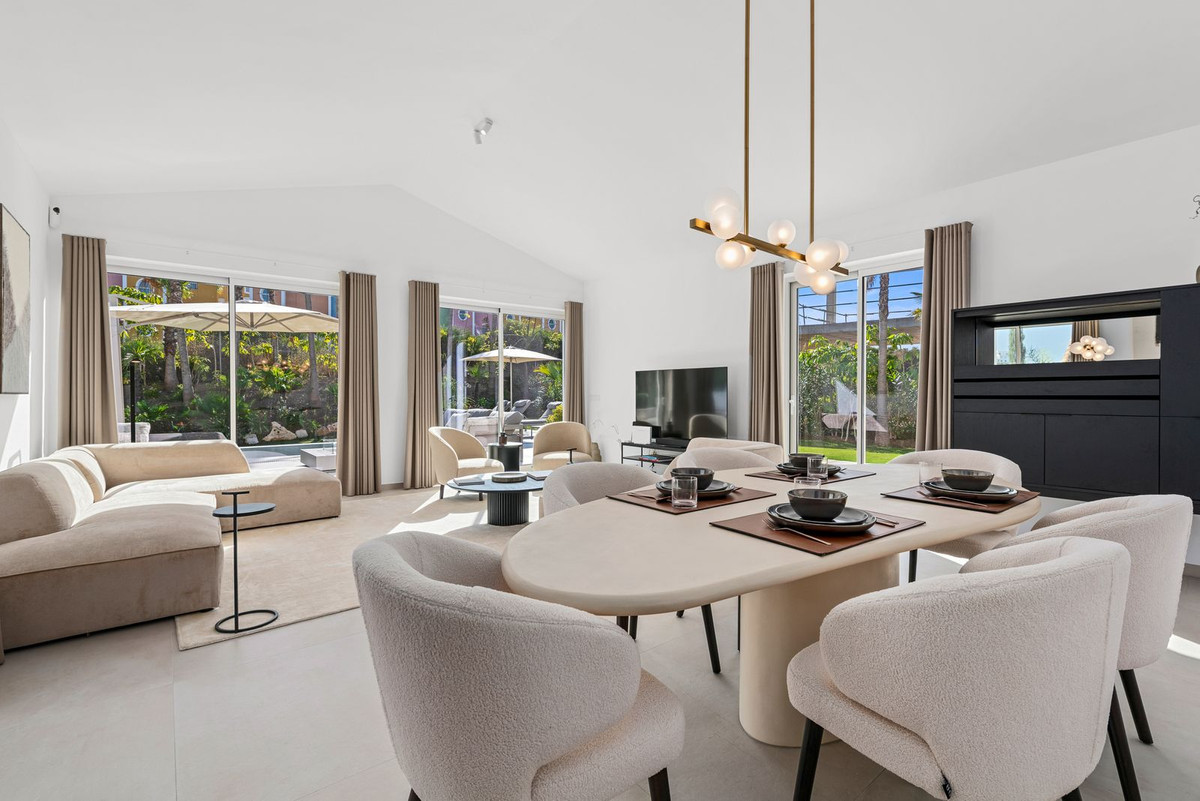 Image 40: detached villa For sale, Casares, €1,499,000 [HFM-CL10193]