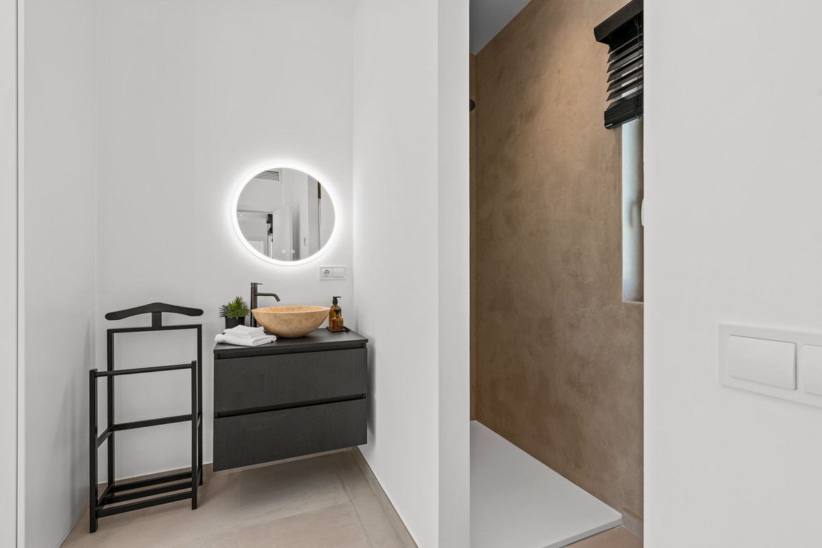 Image 40: detached villa For sale, Casares, €1,499,000 [HFM-CL10193]