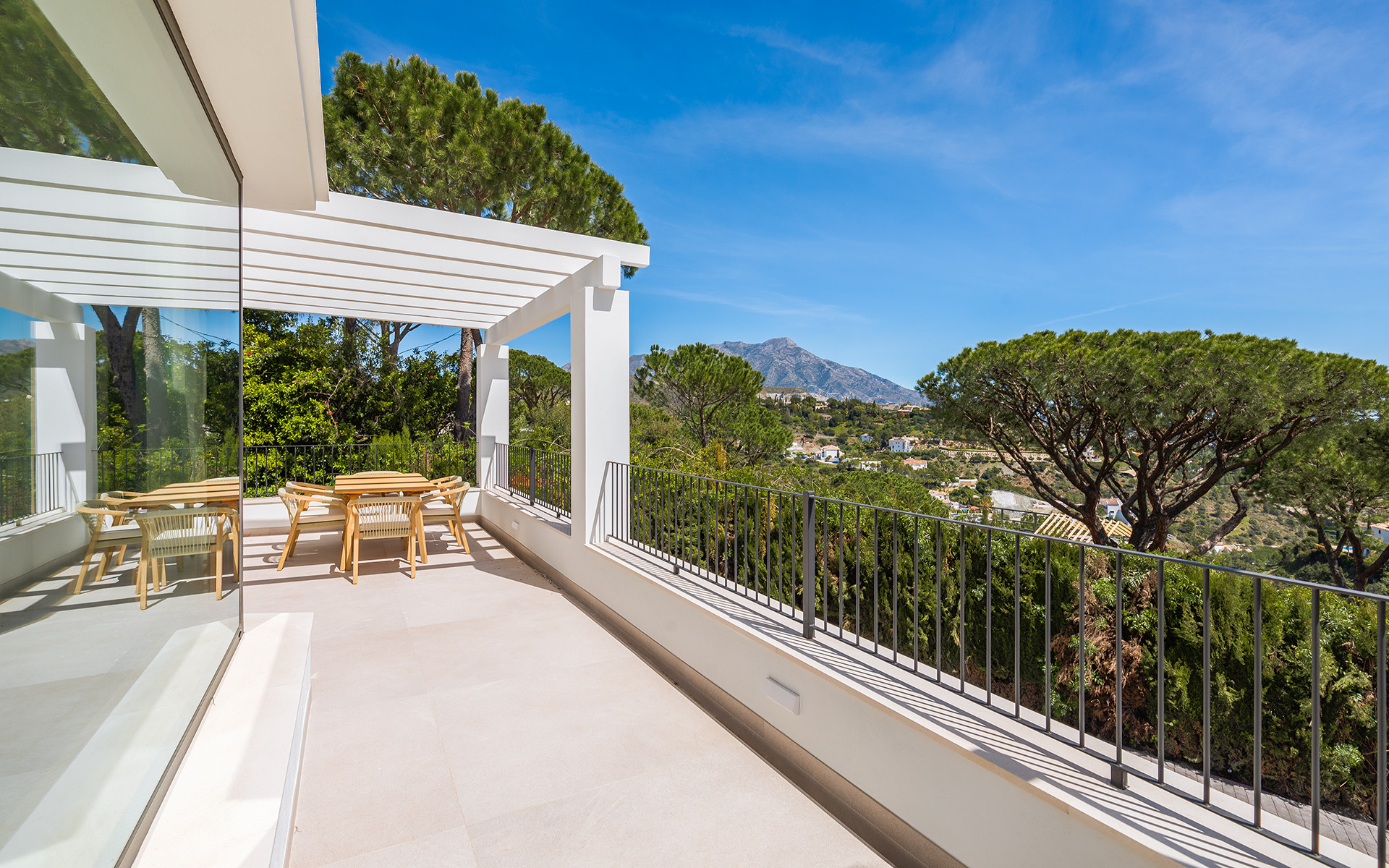 Image 59: detached villa For sale, Benahavís, €3,985,000 [HFM-C40235]