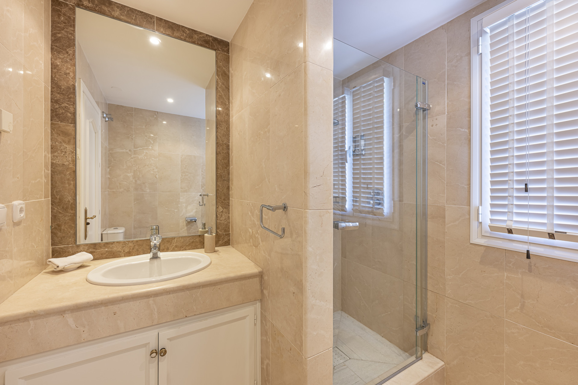 Image 59: detached villa For sale, Benahavís, €2,895,000 [HFM-C40234]