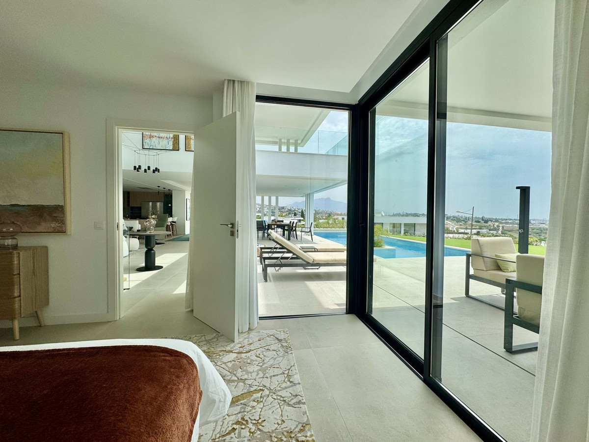 Image 47: detached villa For sale, Estepona, €2,980,000 [HFM-CL10209]