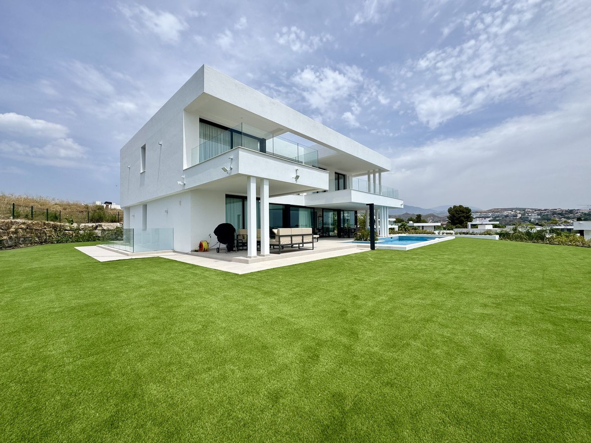 Image 47: detached villa For sale, Estepona, €2,980,000 [HFM-CL10209]